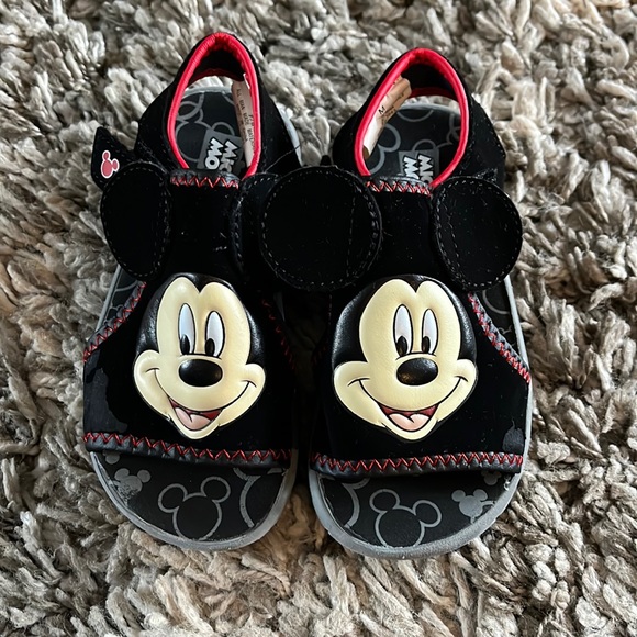 Mickey Mouse sandals - Picture 1 of 8
